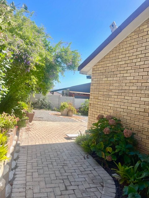 To Let 3 Bedroom Property for Rent in Reebok Western Cape